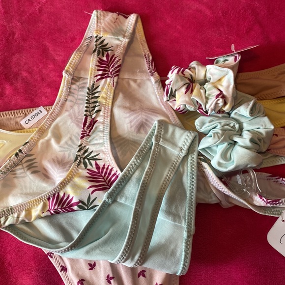 Rene Rofe Set of 5 Thongs Size L Scrunchie Set NWT - Picture 8 of 15